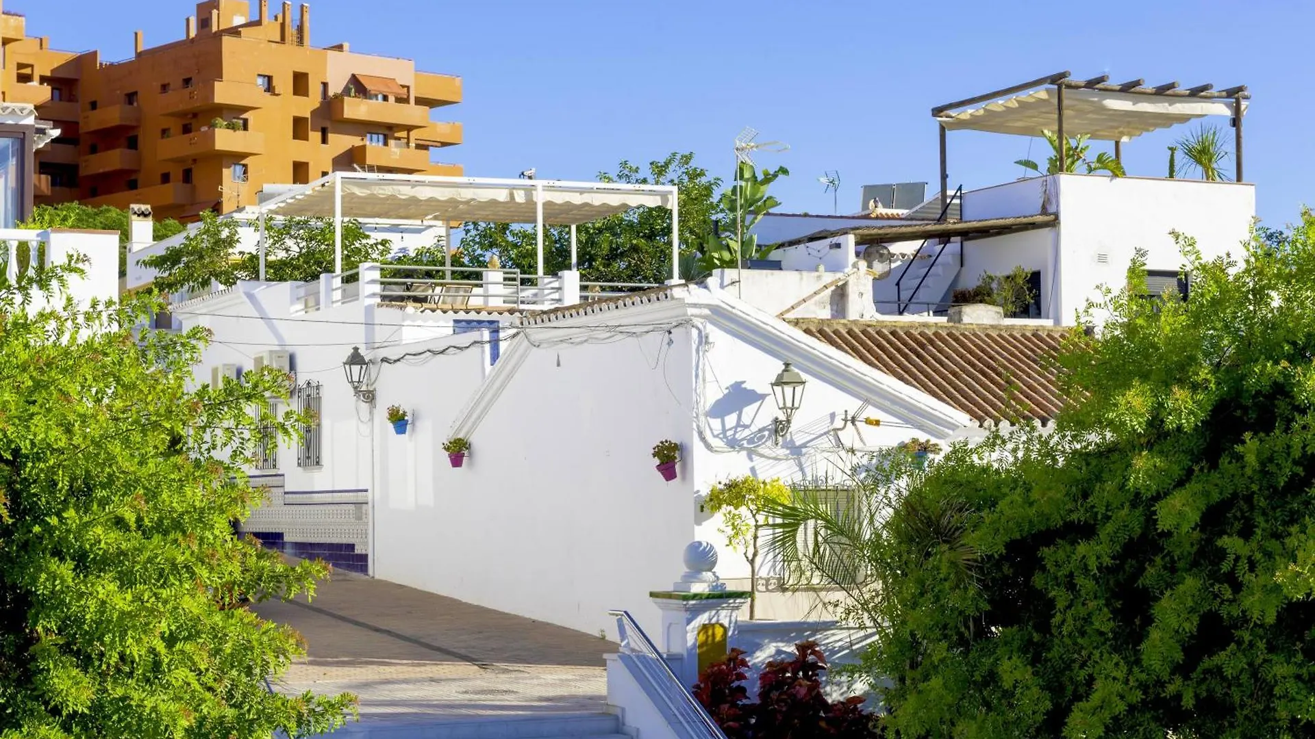Estepona Centre Fishermans Cottage Leif Daire